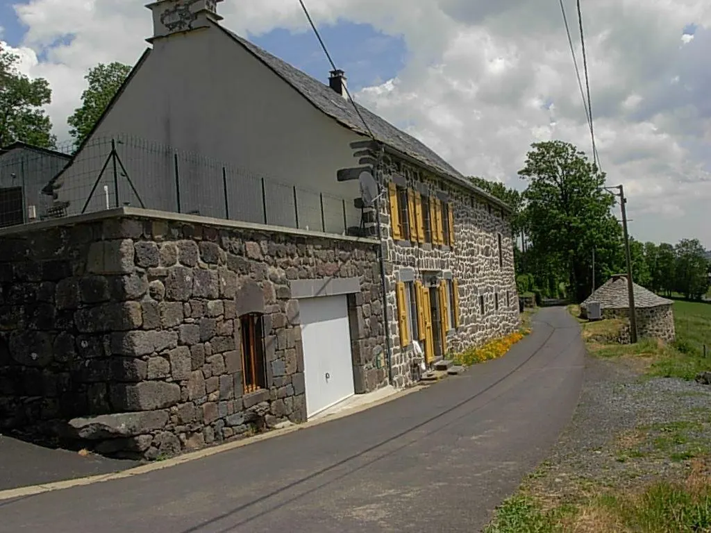 Vacances Au Pied Des Monts Du Cantal Laveissiere Apartment